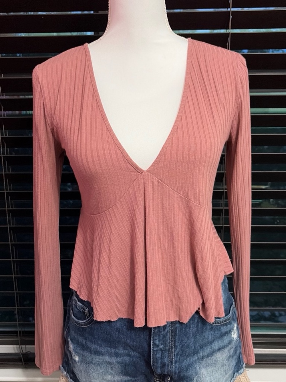 wild fable Ribbed V-Neck Long Sleeve Top in Dusty Rose